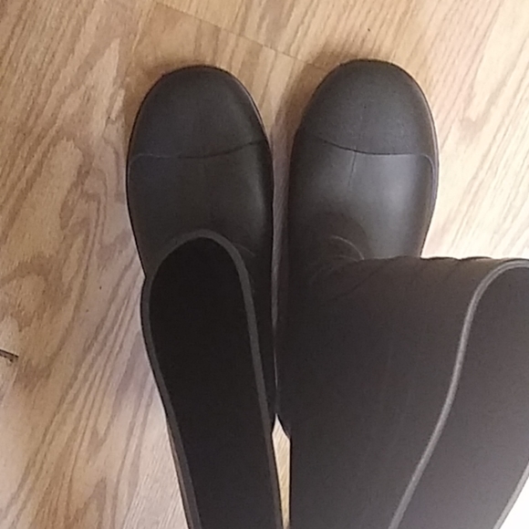 2 pair of boots - Picture 1 of 4